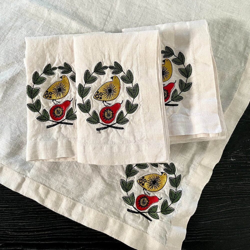 Crate & Barrel Linen Napkins, set of 4